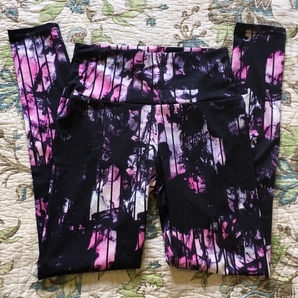 Tie dye abstract print workout leggings